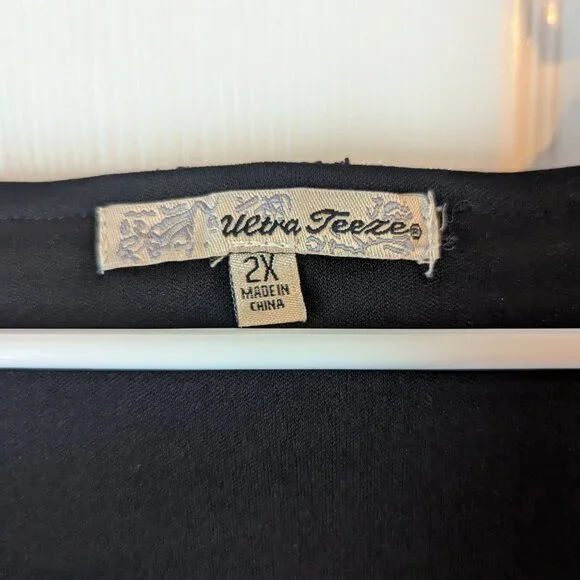 Ultra Teeze tunic top in cream and black - 2X - Picture 6 of 6